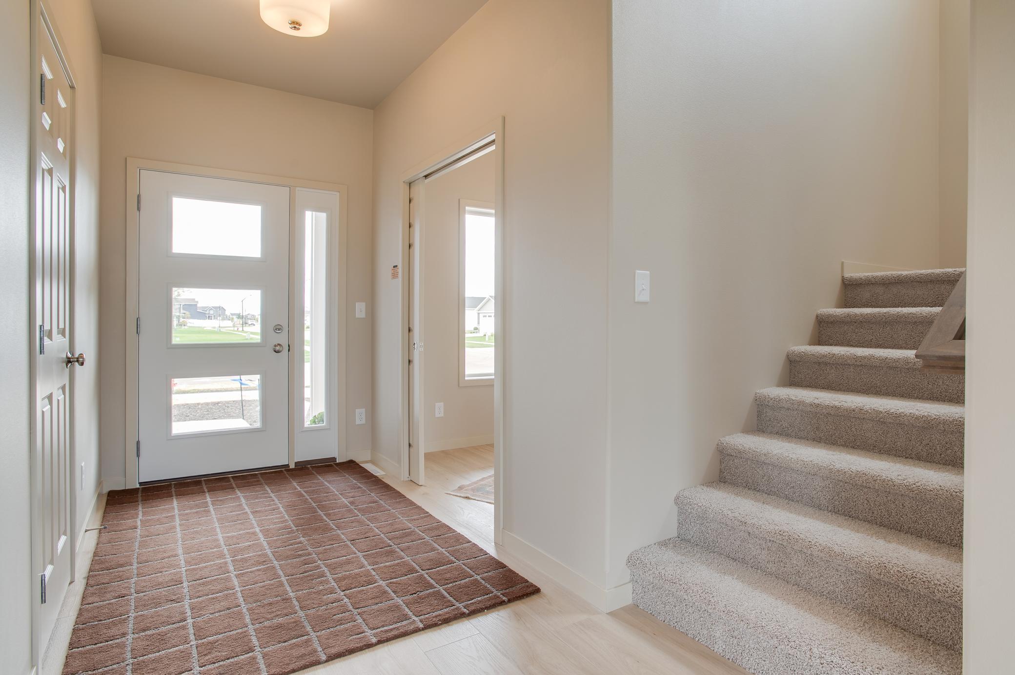 2026 single family home for sale at 2534 Golden Lane S in Fargo, ND — 3 bed, 3 bath (photo 5 of 51)