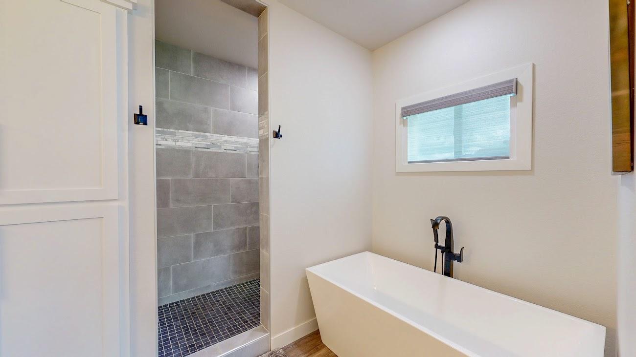 2022 single family home for sale at 129 Altavista Drive in Detroit Lakes, MN — 4 bed, 3 bath (photo 17 of 28)