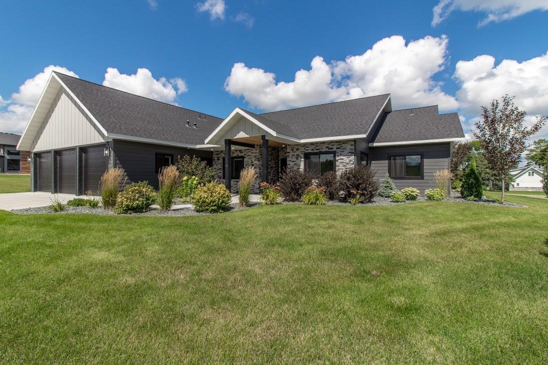 2022 single family home for sale at 129 Altavista Drive in Detroit Lakes, MN — 4 bed, 3 bath (photo 23 of 28)