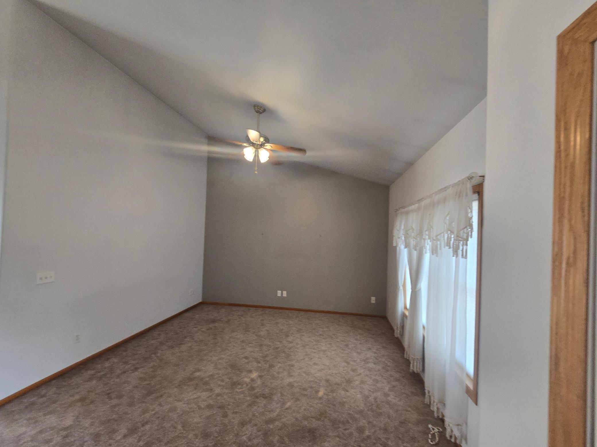 2004 single family home for sale at 211 Lana Court in Fergus Falls, MN — 2 bed, 1 bath (photo 3 of 16)