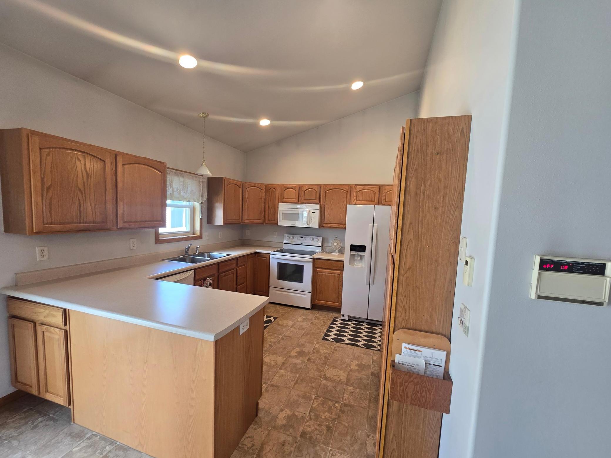2004 single family home for sale at 211 Lana Court in Fergus Falls, MN — 2 bed, 1 bath (photo 4 of 16)