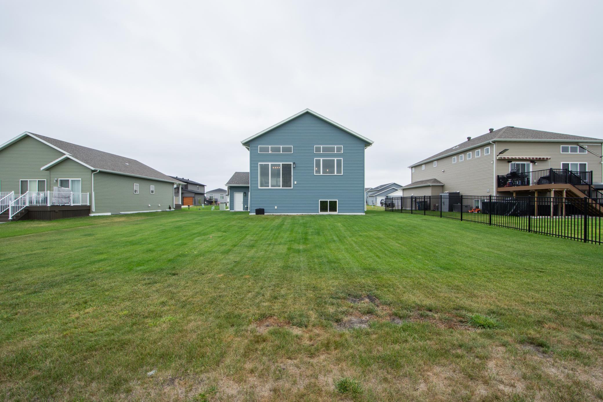 2023 single family home for sale at 4871 Hampton Circle S in Moorhead, MN — 4 bed, 3 bath (photo 16 of 51)