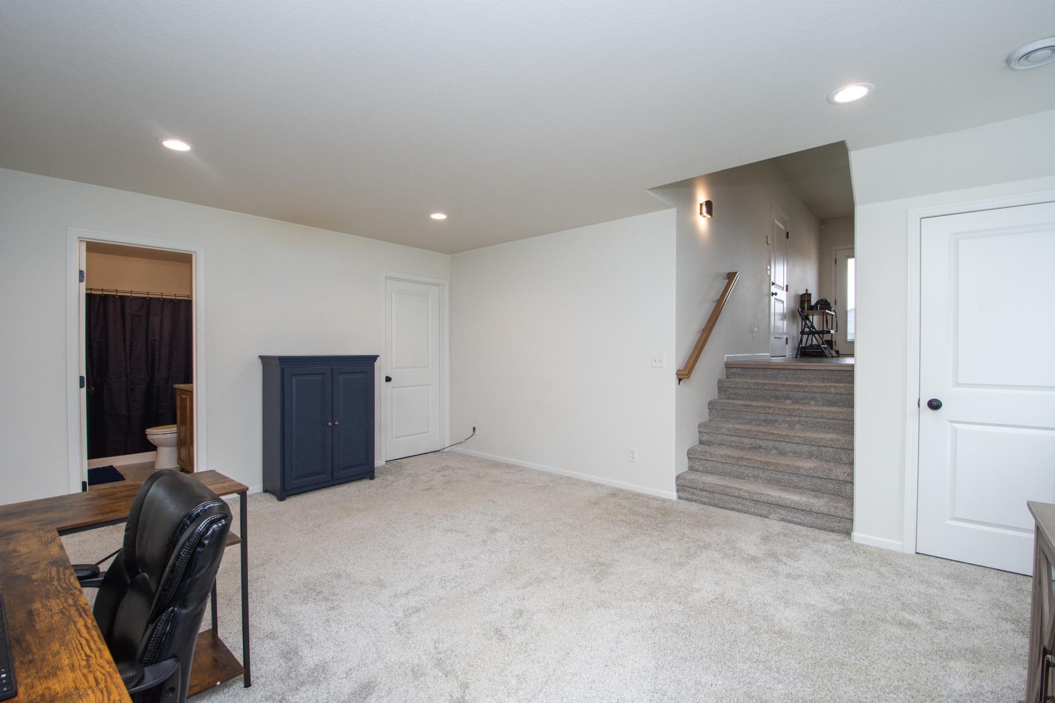 2023 single family home for sale at 4871 Hampton Circle S in Moorhead, MN — 4 bed, 3 bath (photo 35 of 51)
