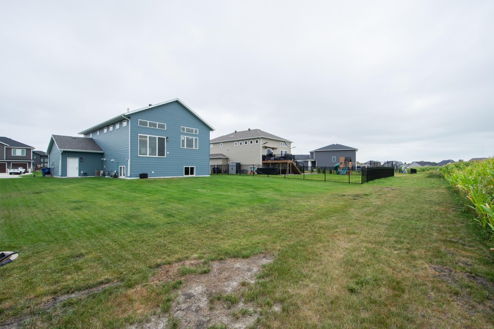 2023 single family home for sale at 4871 Hampton Circle S in Moorhead, MN — 4 bed, 3 bath (photo 50 of 51)