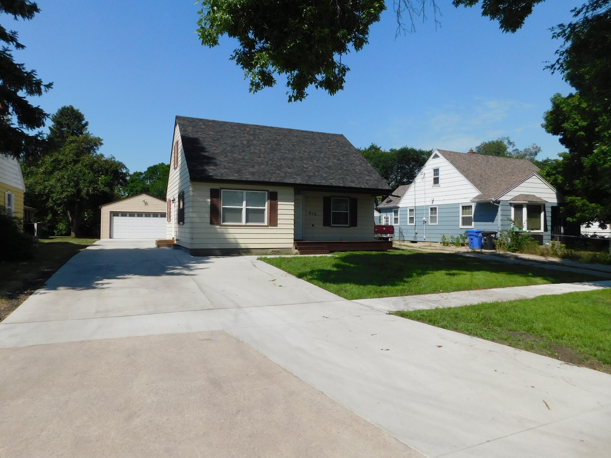 413 22nd Street S, Fargo ND 58103 - Photo 2 of 42