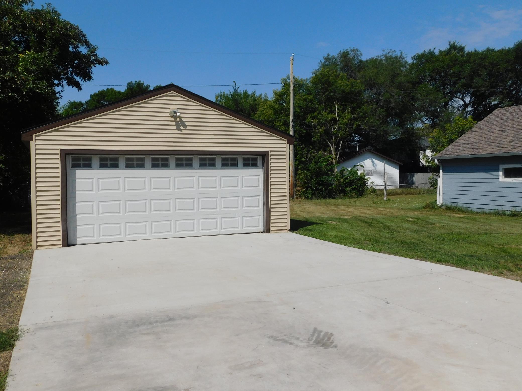 413 22nd Street S, Fargo ND 58103 - Photo 5 of 42