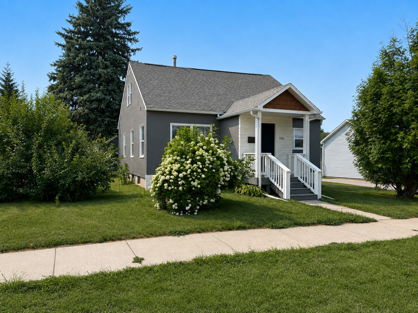 1960 single family home for sale at 606 S 8th Street in Brainerd, MN — 4 bed, 3 bath (photo 6 of 7)