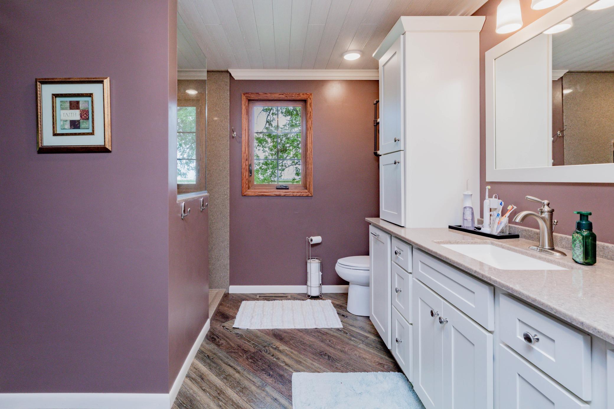 1972 single family home for sale at 8005 HWY 32 in Gwinner, ND — 4 bed, 4 bath (photo 11 of 48)