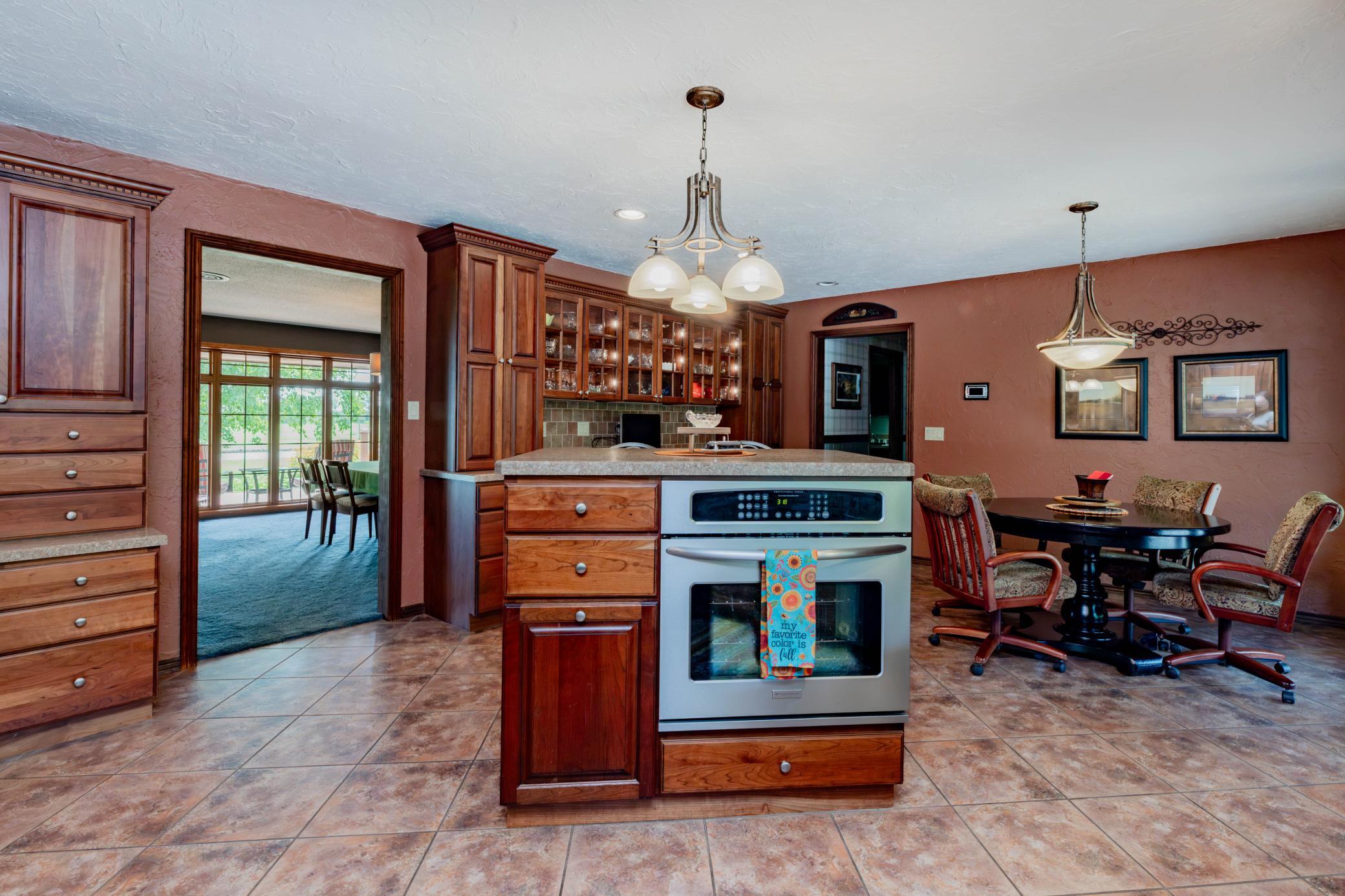 1972 single family home for sale at 8005 HWY 32 in Gwinner, ND — 4 bed, 4 bath (photo 22 of 48)