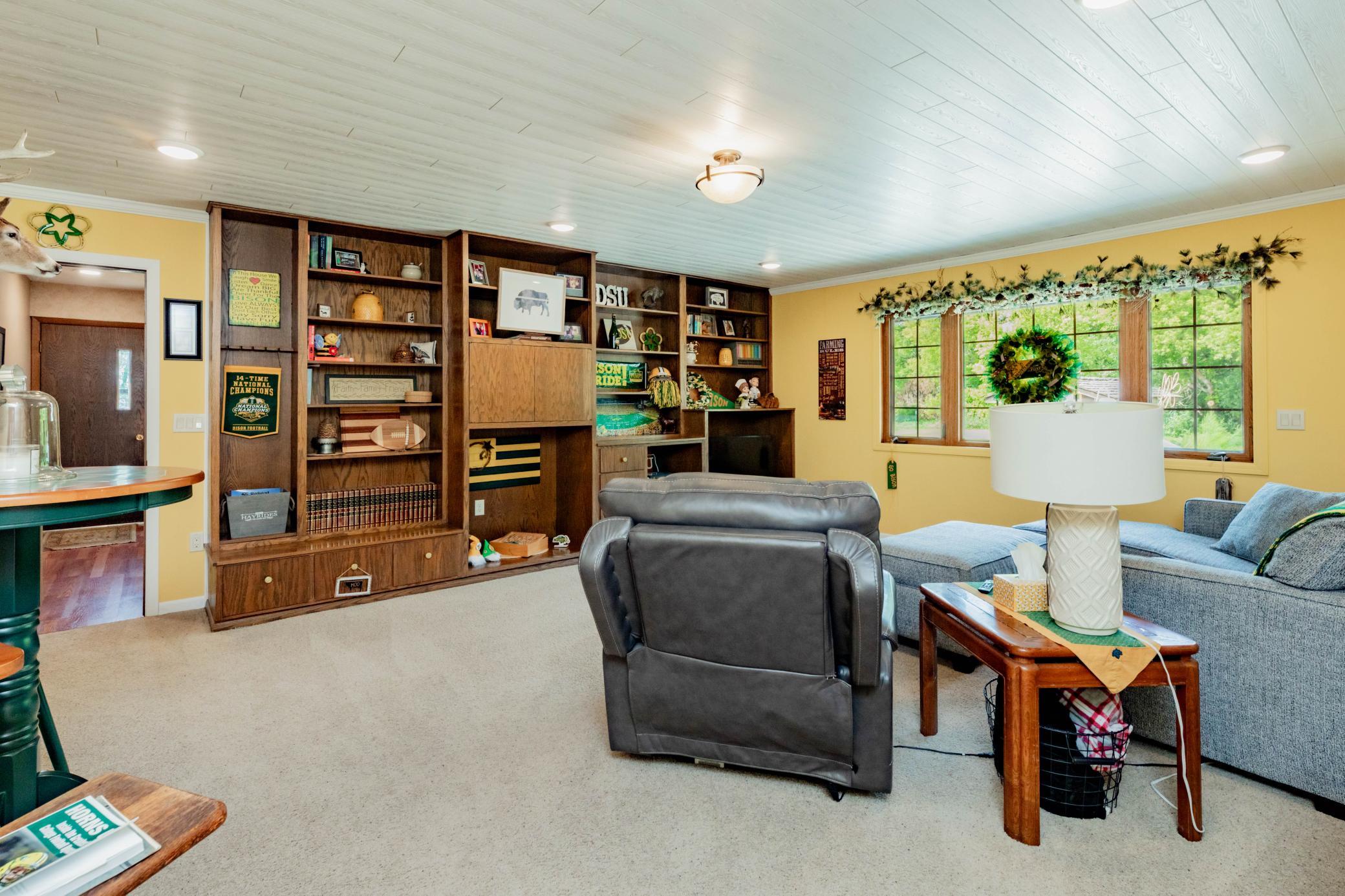 1972 single family home for sale at 8005 HWY 32 in Gwinner, ND — 4 bed, 4 bath (photo 24 of 48)
