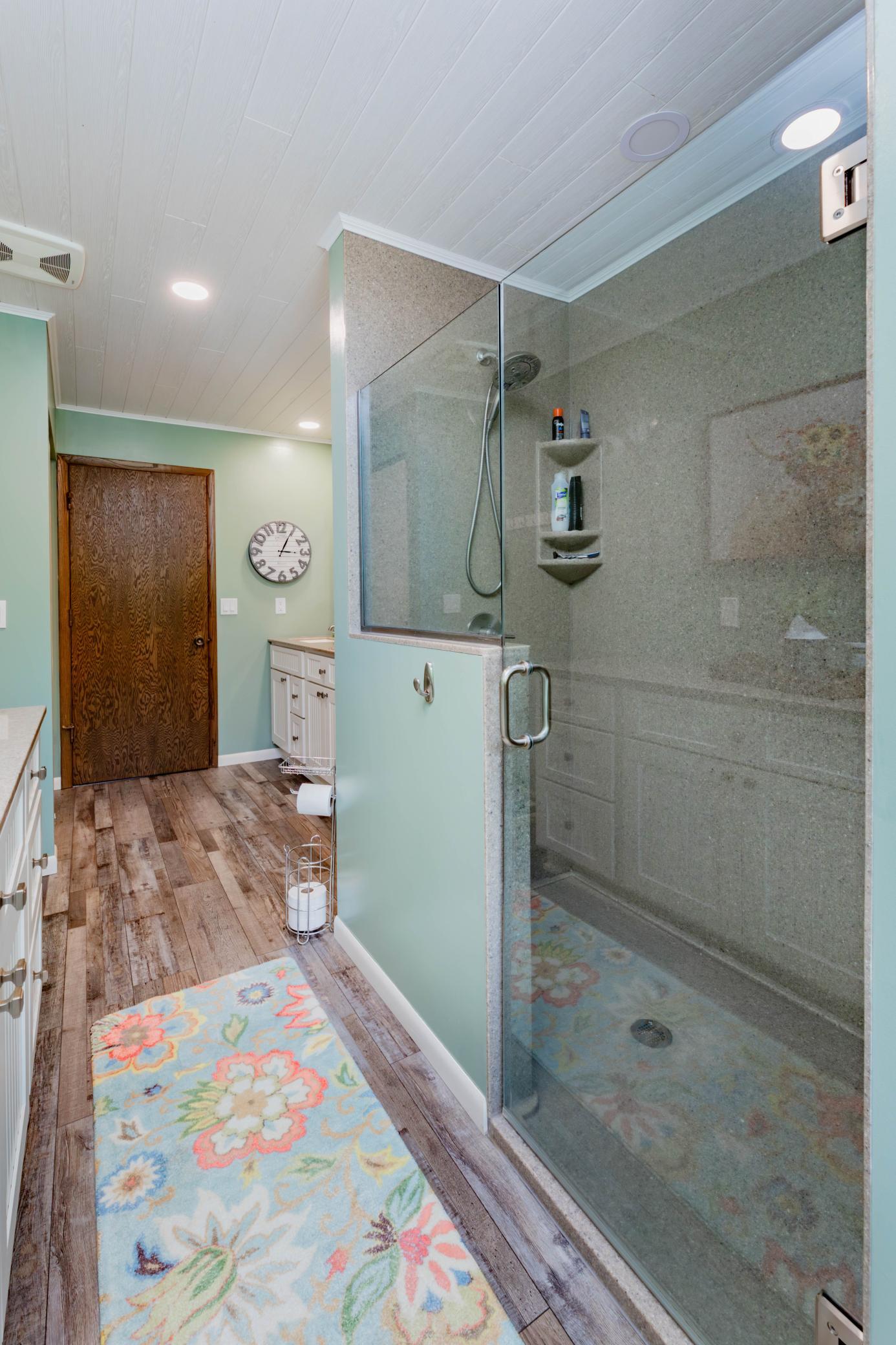 1972 single family home for sale at 8005 HWY 32 in Gwinner, ND — 4 bed, 4 bath (photo 27 of 48)