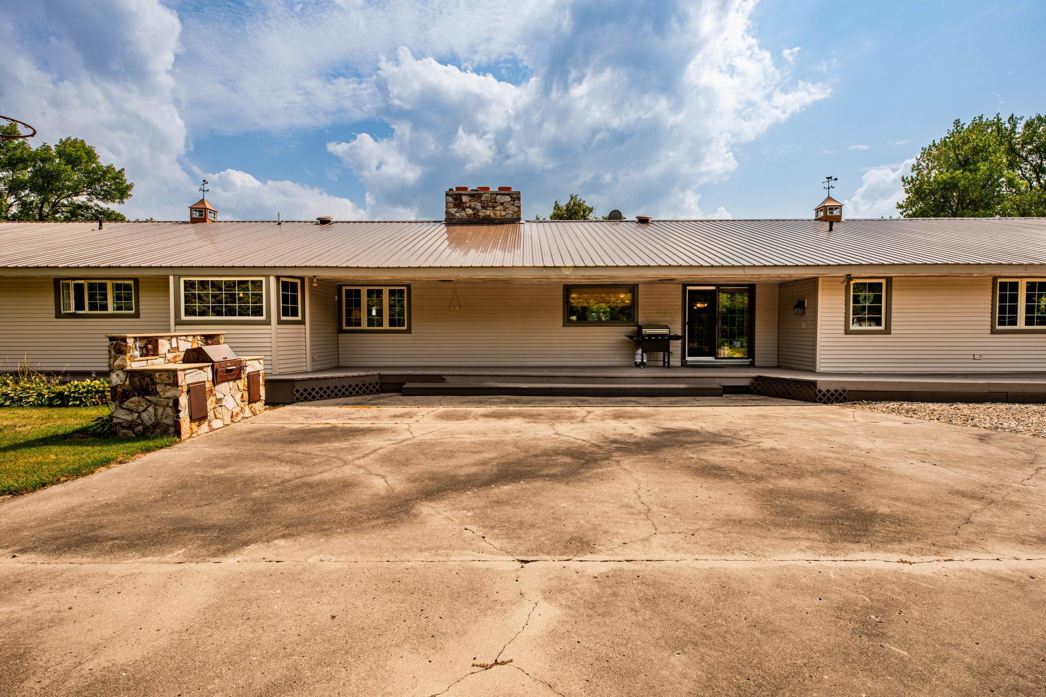 1972 single family home for sale at 8005 HWY 32 in Gwinner, ND — 4 bed, 4 bath (photo 31 of 48)
