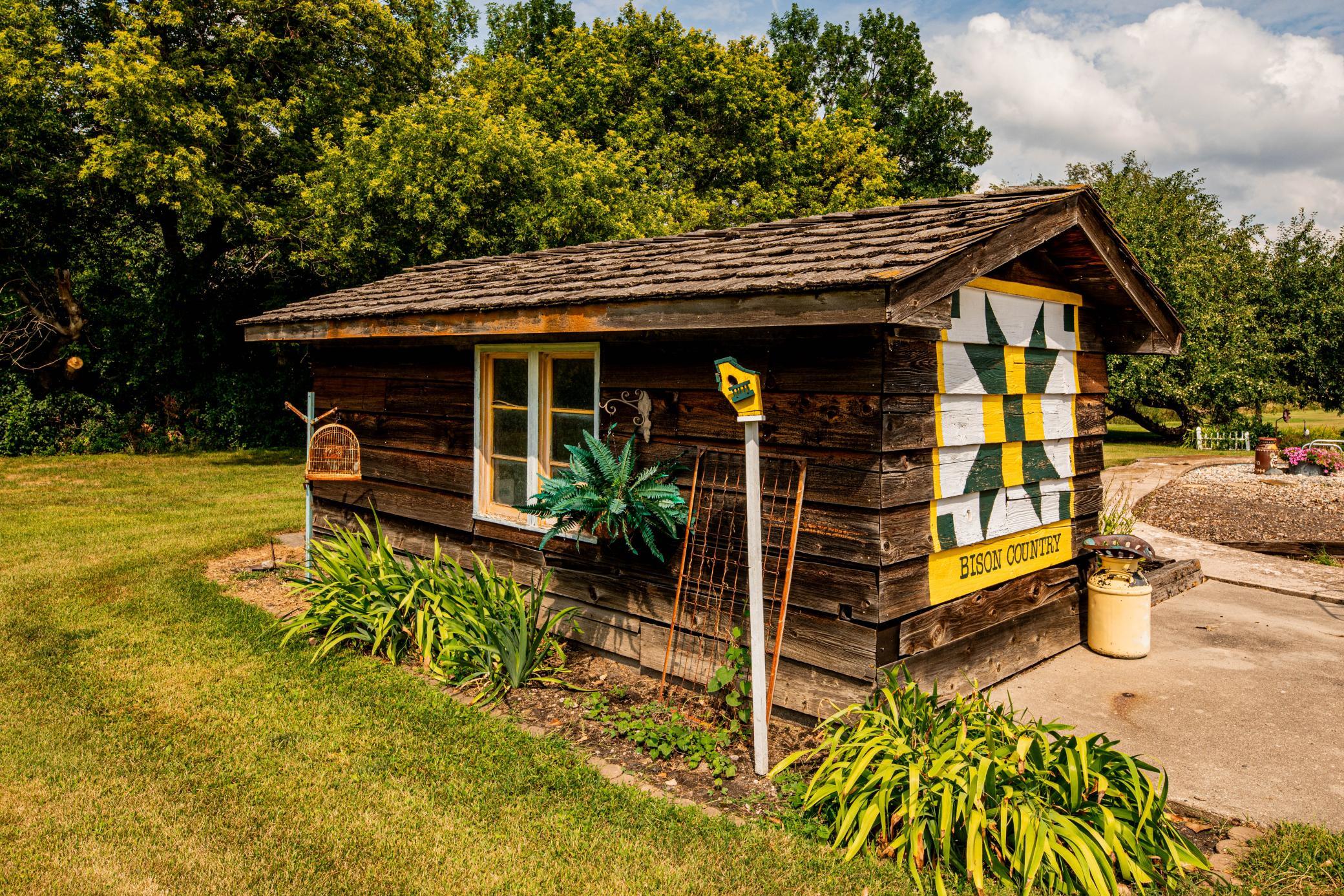 1972 single family home for sale at 8005 HWY 32 in Gwinner, ND — 4 bed, 4 bath (photo 34 of 48)