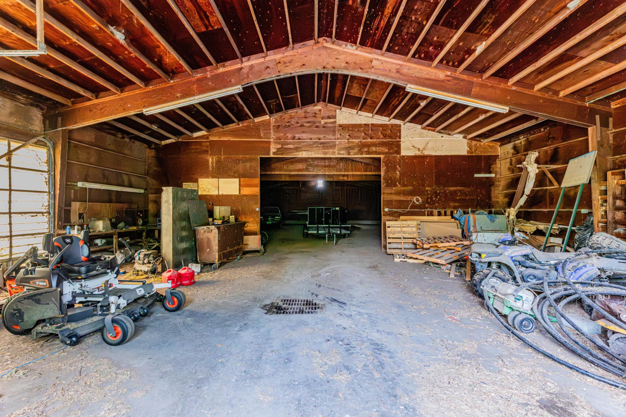 1972 single family home for sale at 8005 HWY 32 in Gwinner, ND — 4 bed, 4 bath (photo 40 of 48)