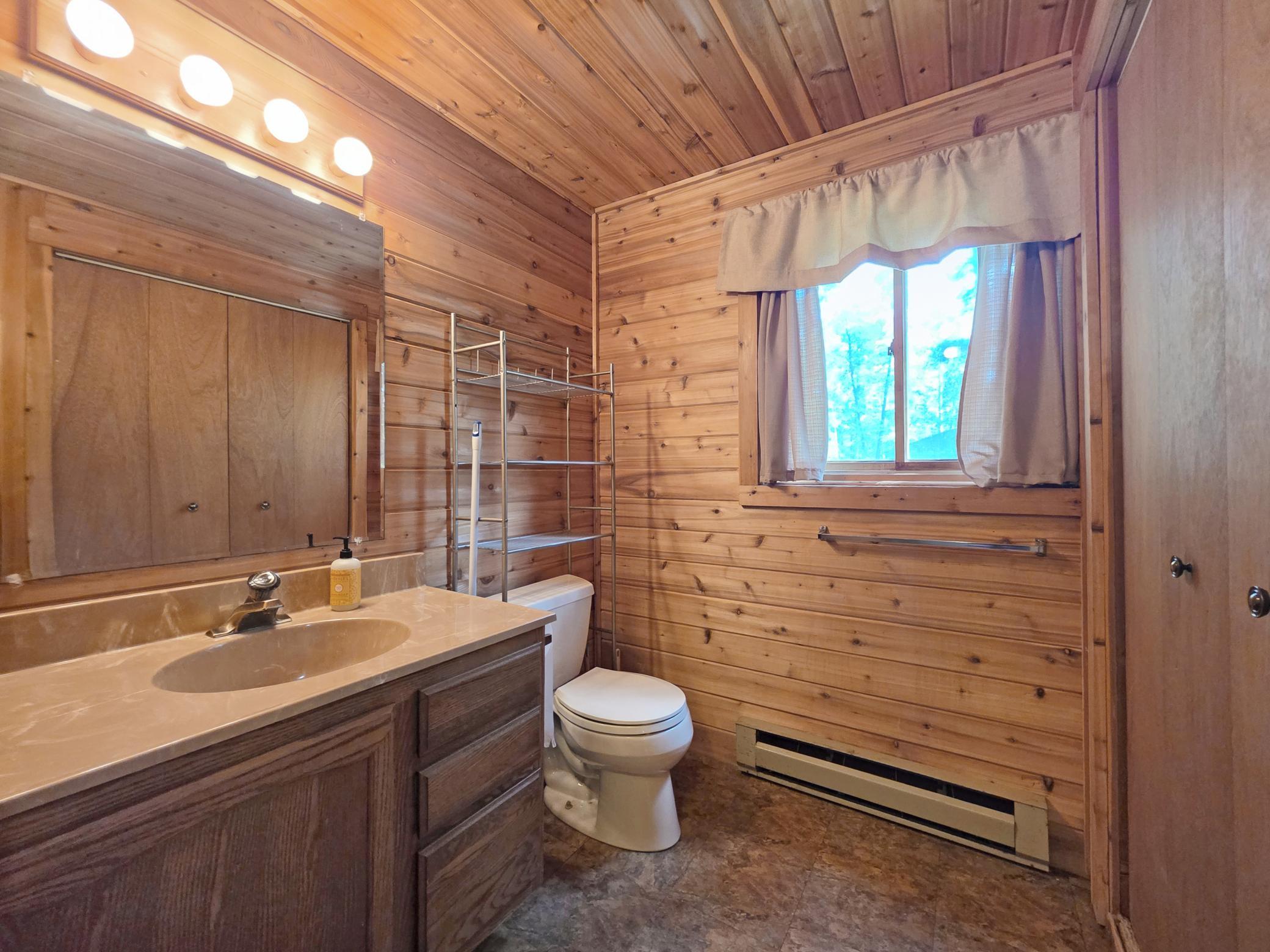1992 single family home for sale at 4092 Clough Road in Pequot Lakes, MN — 3 bed, 1 bath (photo 14 of 37)