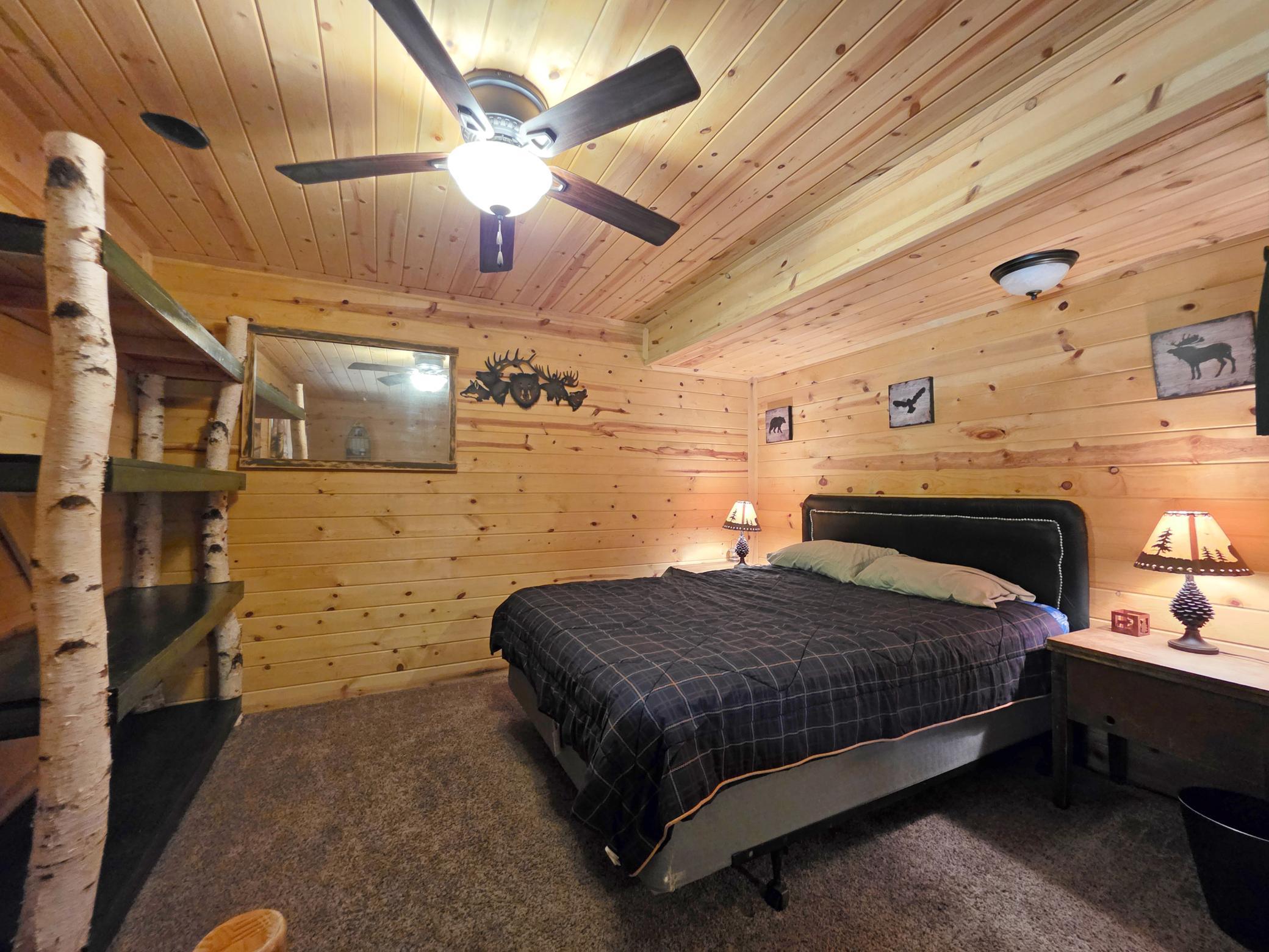 1992 single family home for sale at 4092 Clough Road in Pequot Lakes, MN — 3 bed, 1 bath (photo 18 of 37)