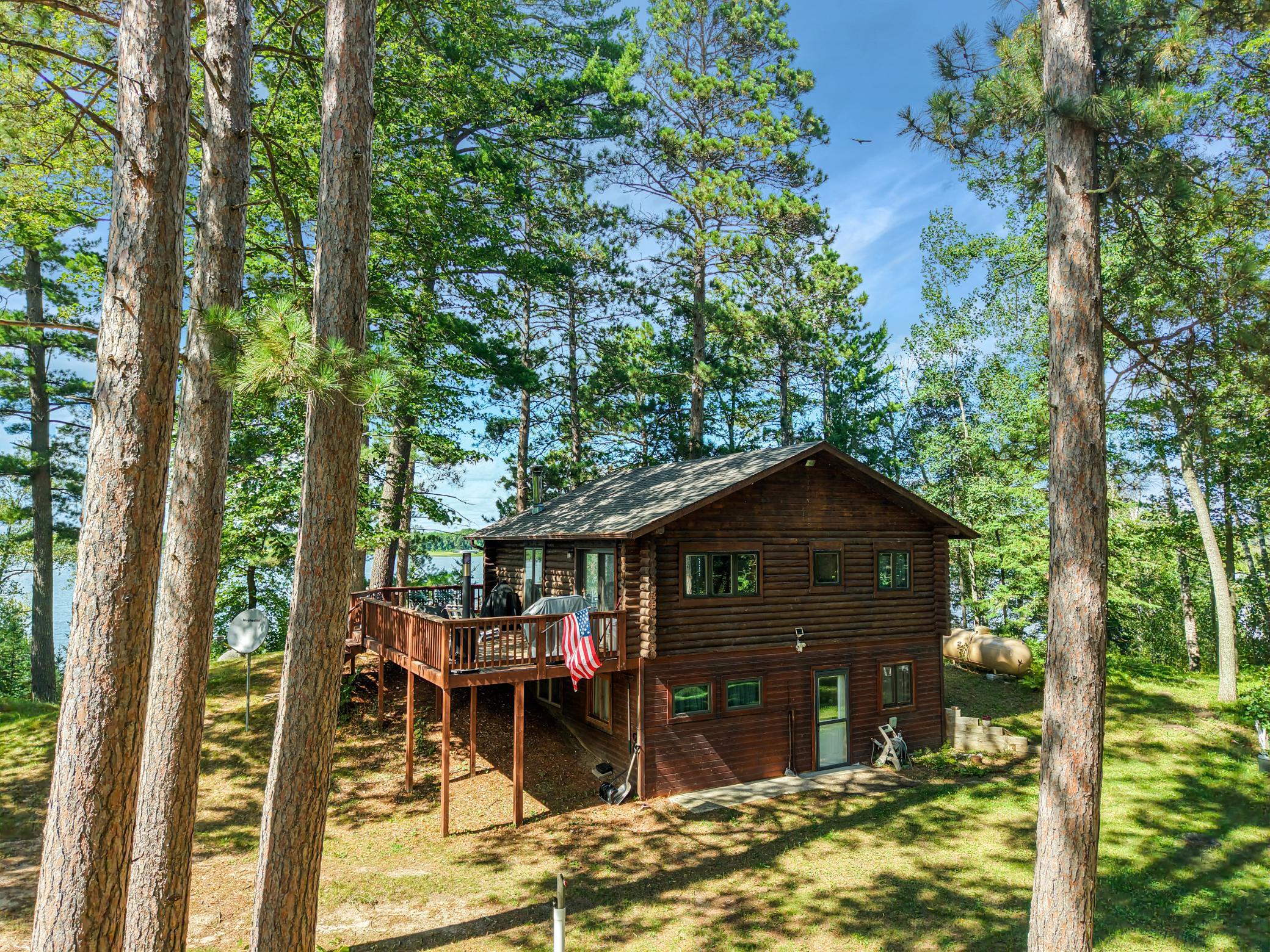 1992 single family home for sale at 4092 Clough Road in Pequot Lakes, MN — 3 bed, 1 bath (photo 23 of 37)