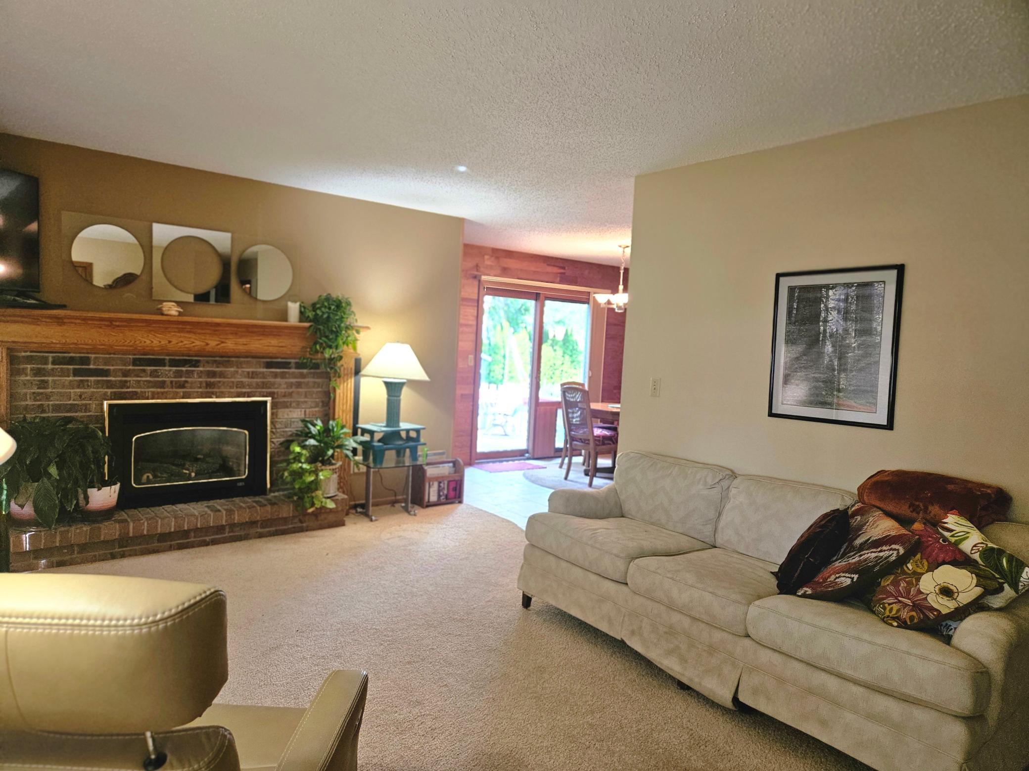 1975 single family home for sale at 1710 7th Street N in Wahpeton, ND — 3 bed, 2 bath (photo 6 of 10)
