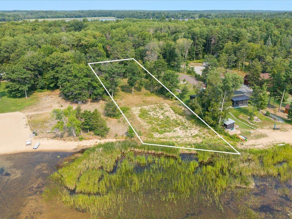 2027 single family home for sale at 27740 County Road 4 N in Pequot Lakes, MN — 6 bed, 5 bath (photo 2 of 24)