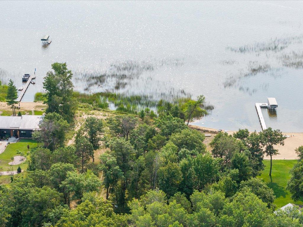 2027 single family home for sale at 27740 County Road 4 N in Pequot Lakes, MN — 6 bed, 5 bath (photo 12 of 24)