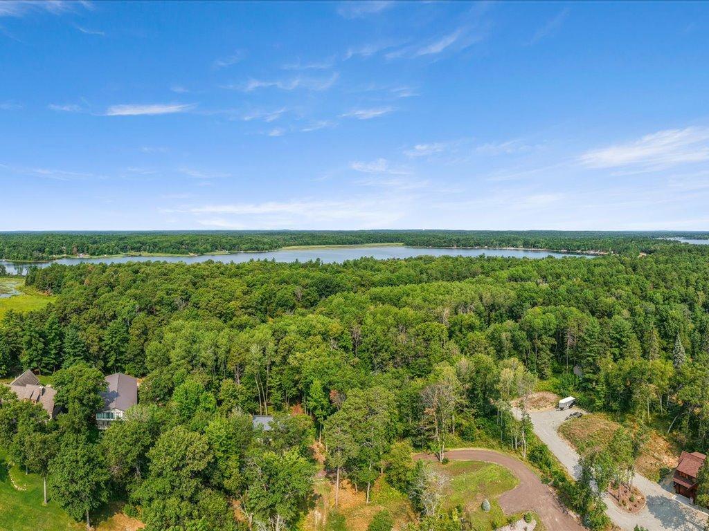 2027 single family home for sale at 27740 County Road 4 N in Pequot Lakes, MN — 6 bed, 5 bath (photo 15 of 24)