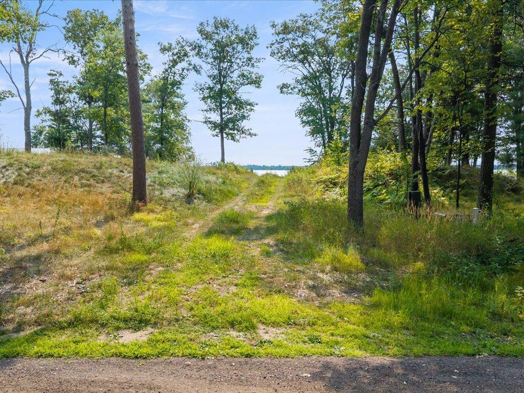 2027 single family home for sale at 27740 County Road 4 N in Pequot Lakes, MN — 6 bed, 5 bath (photo 17 of 24)