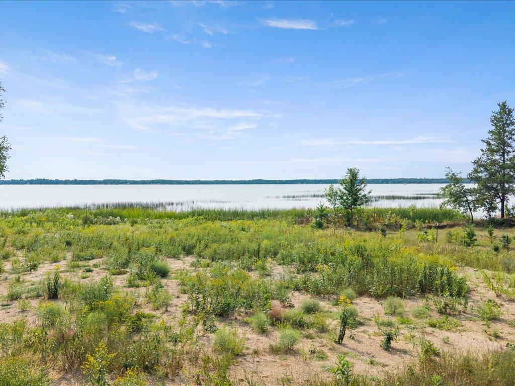 2027 single family home for sale at 27740 County Road 4 N in Pequot Lakes, MN — 6 bed, 5 bath (photo 7 of 24)