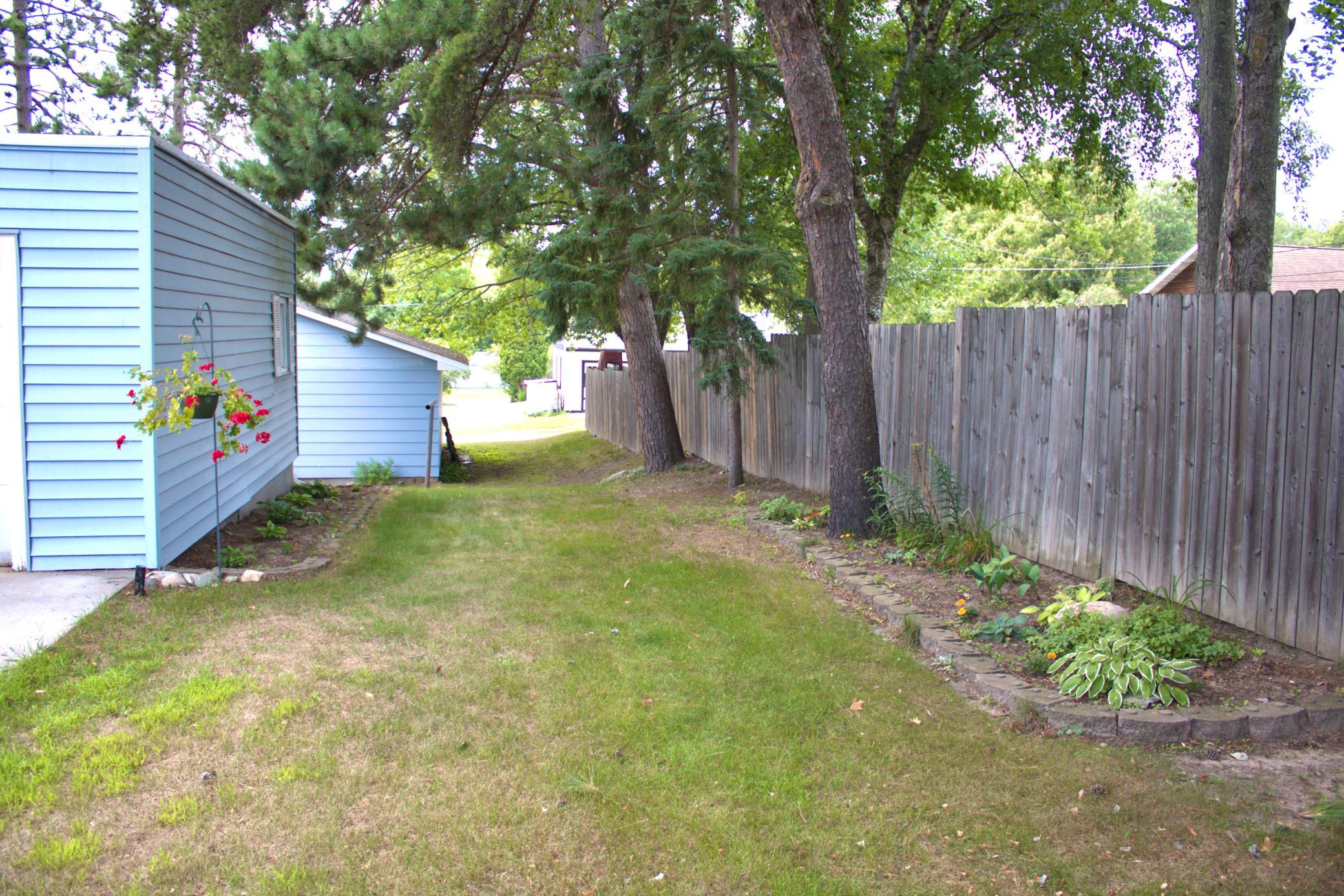 715 NW 9th Avenue, Grand Rapids MN 55744 - Photo 4 of 52