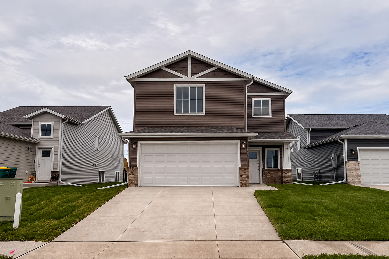 2025 single family home for sale at 850 1st Avenue in Horace, ND — 3 bed, 3 bath