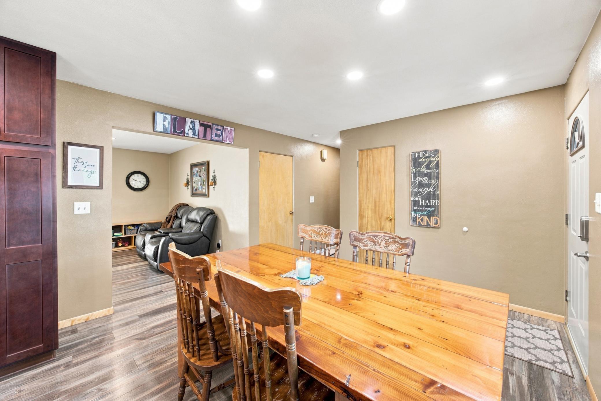 1958 single family home for sale at 1010 22nd Avenue S in Moorhead, MN — 4 bed, 2 bath (photo 11 of 26)