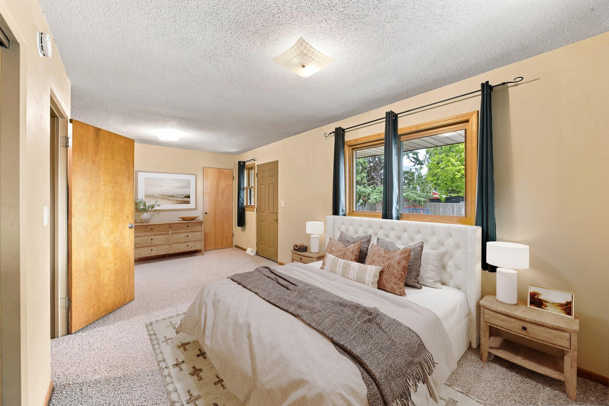 1958 single family home for sale at 1010 22nd Avenue S in Moorhead, MN — 4 bed, 2 bath (photo 12 of 26)