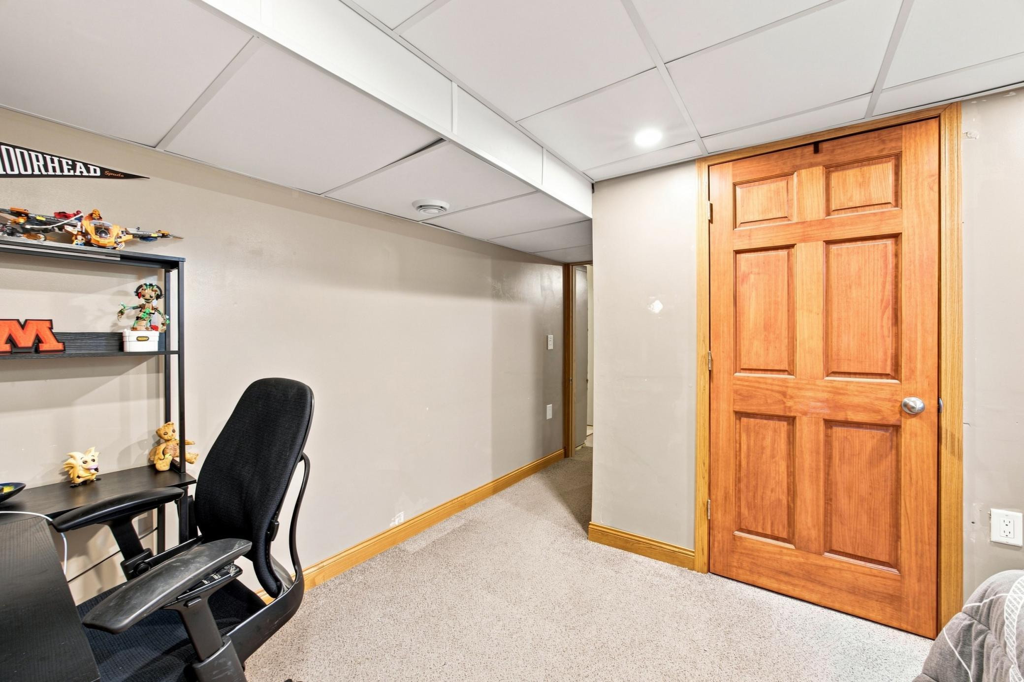 1958 single family home for sale at 1010 22nd Avenue S in Moorhead, MN — 4 bed, 2 bath (photo 22 of 26)