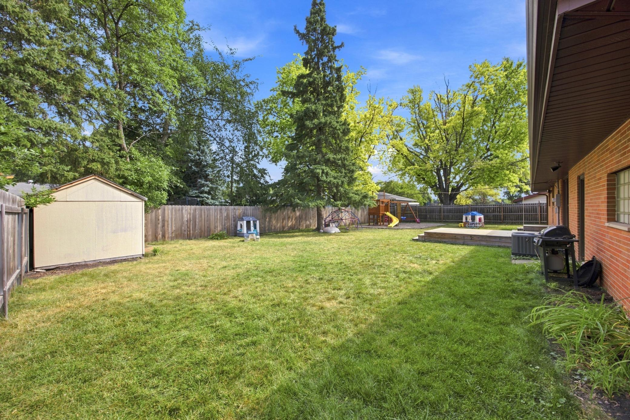 1958 single family home for sale at 1010 22nd Avenue S in Moorhead, MN — 4 bed, 2 bath (photo 25 of 26)