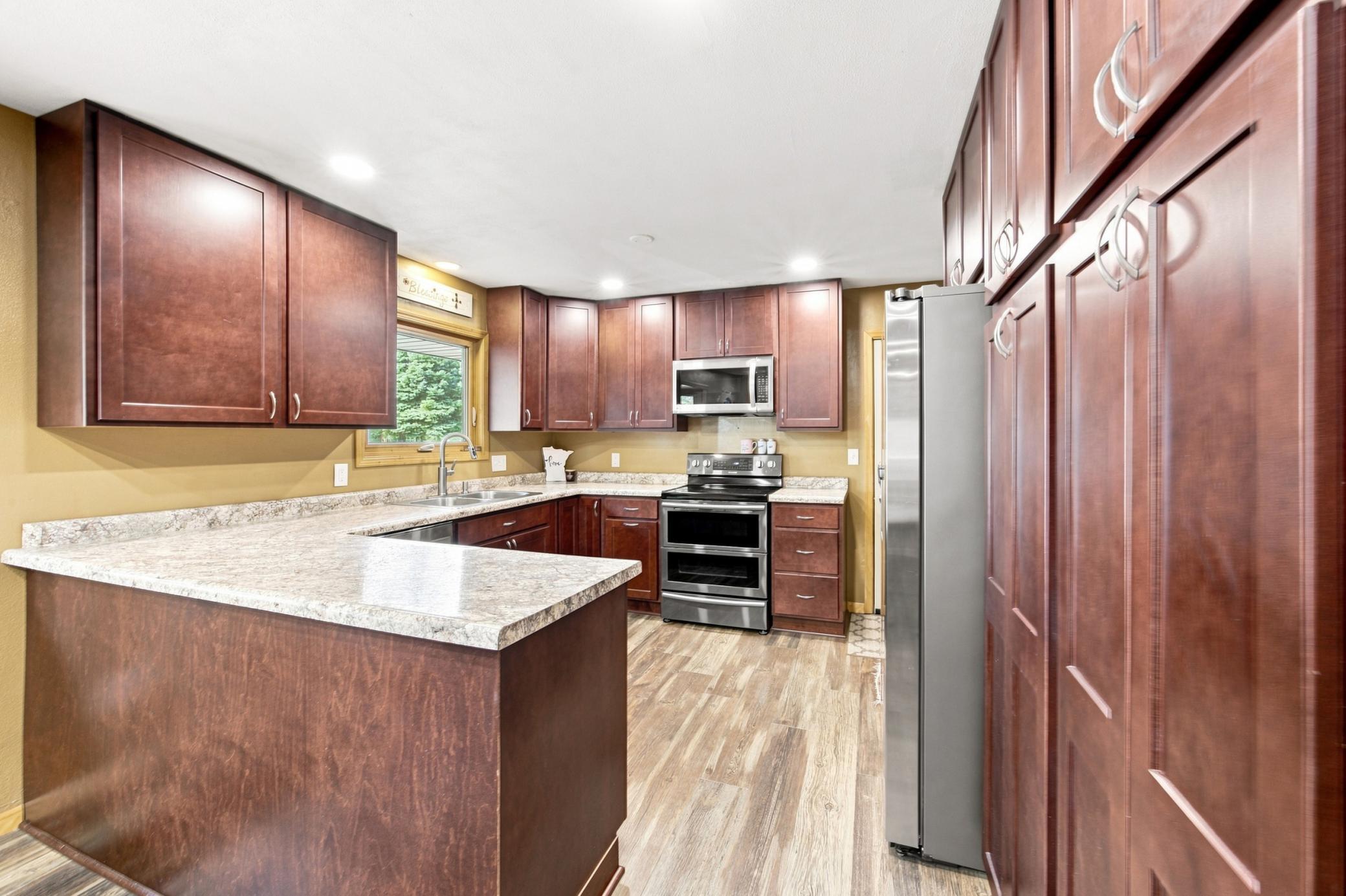 1958 single family home for sale at 1010 22nd Avenue S in Moorhead, MN — 4 bed, 2 bath (photo 8 of 26)
