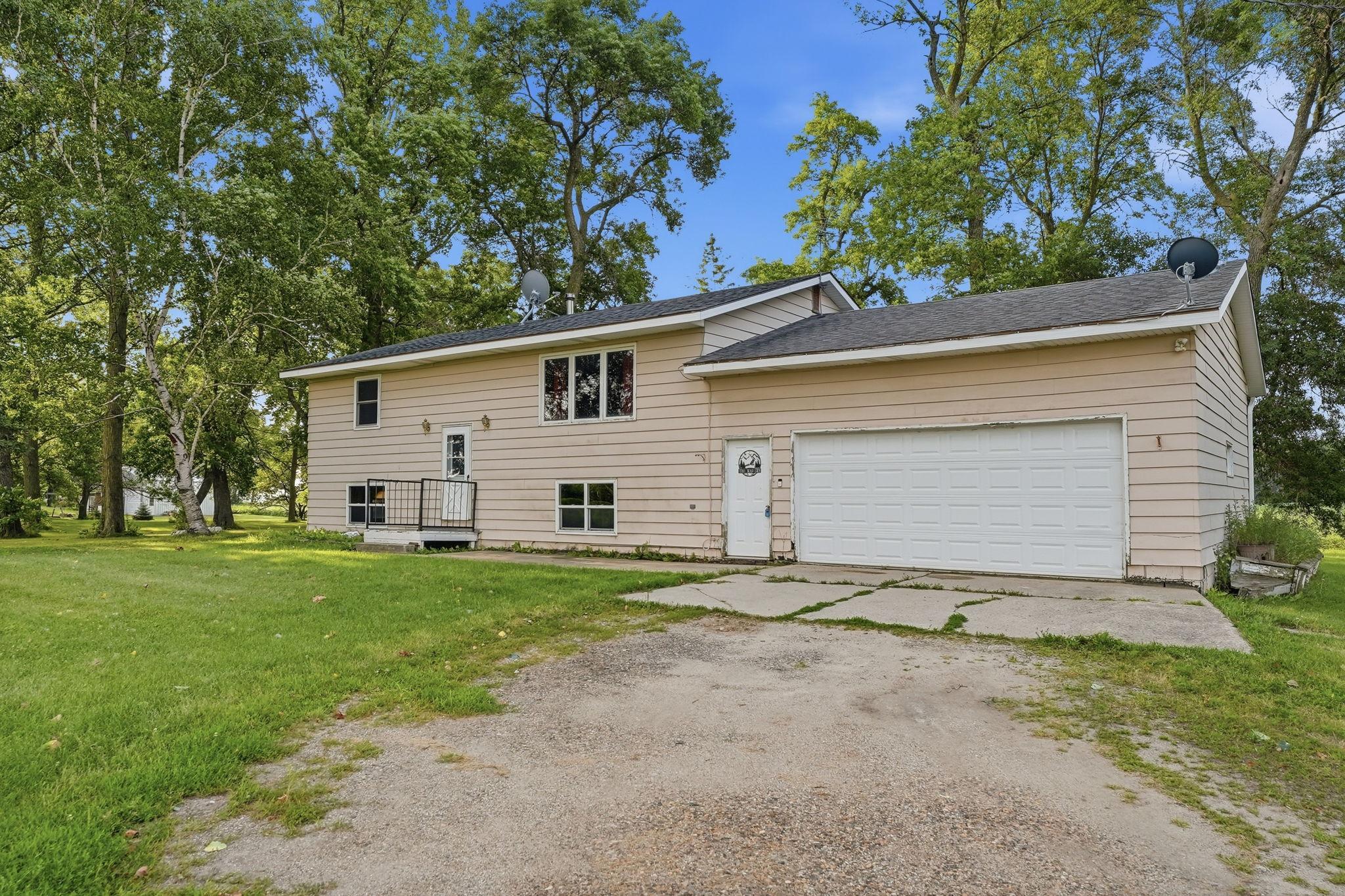 1977 single family home for sale at 14820 Hope Road SE in Osakis, MN — 4 bed, 2 bath (photo 7 of 32)