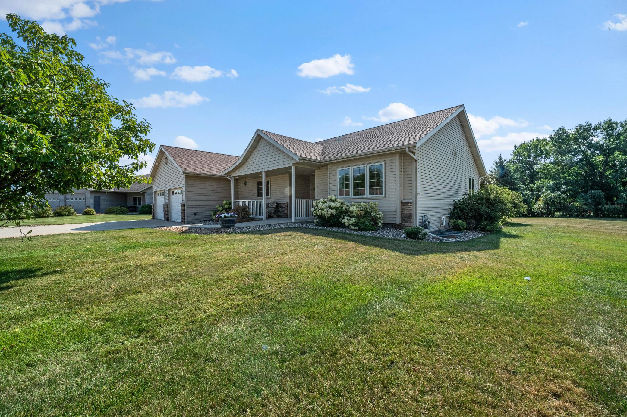 2006 single family home for sale at 630 Dewberry Lane in Alexandria, MN — 4 bed, 3 bath (photo 2 of 41)
