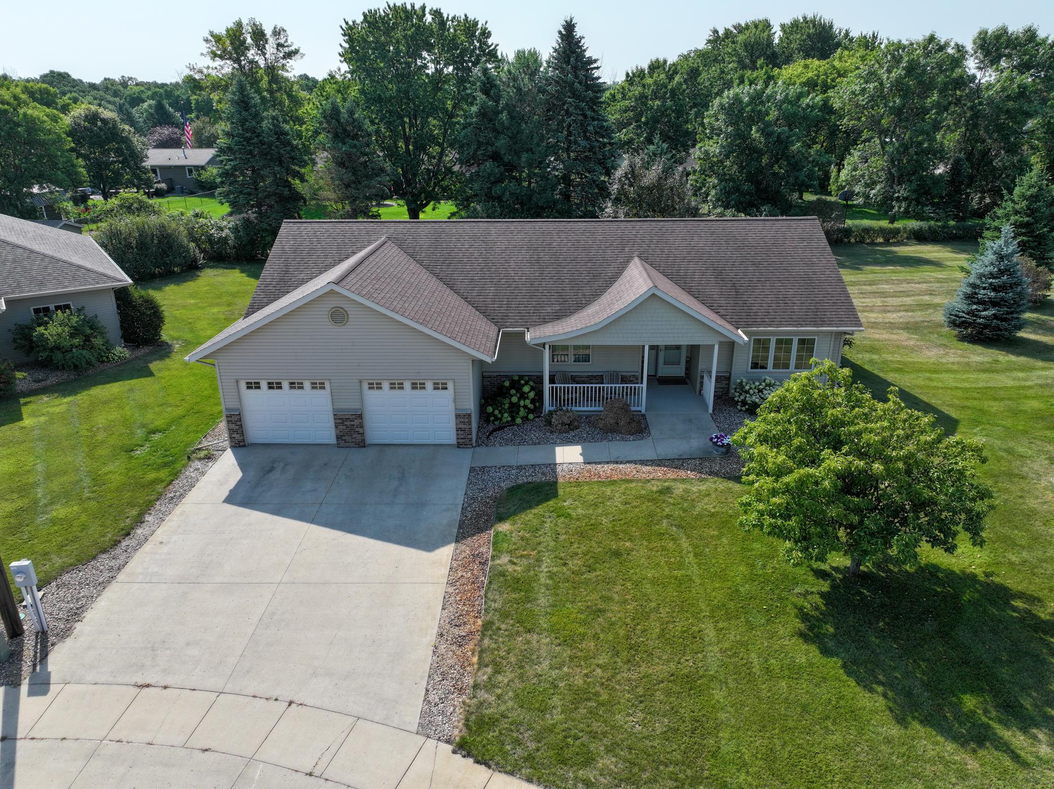 2006 single family home for sale at 630 Dewberry Lane in Alexandria, MN — 4 bed, 3 bath (photo 39 of 41)