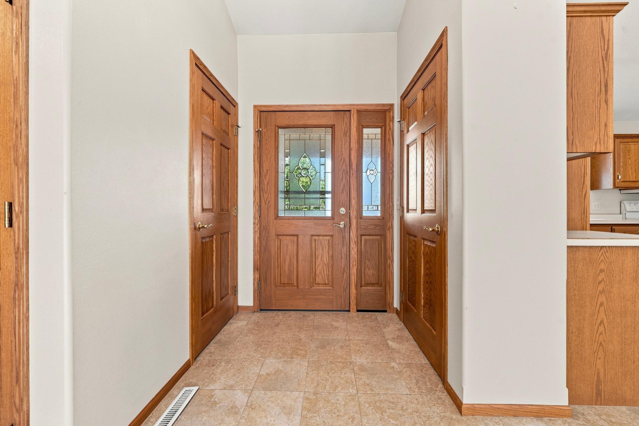 2006 single family home for sale at 630 Dewberry Lane in Alexandria, MN — 4 bed, 3 bath (photo 6 of 41)
