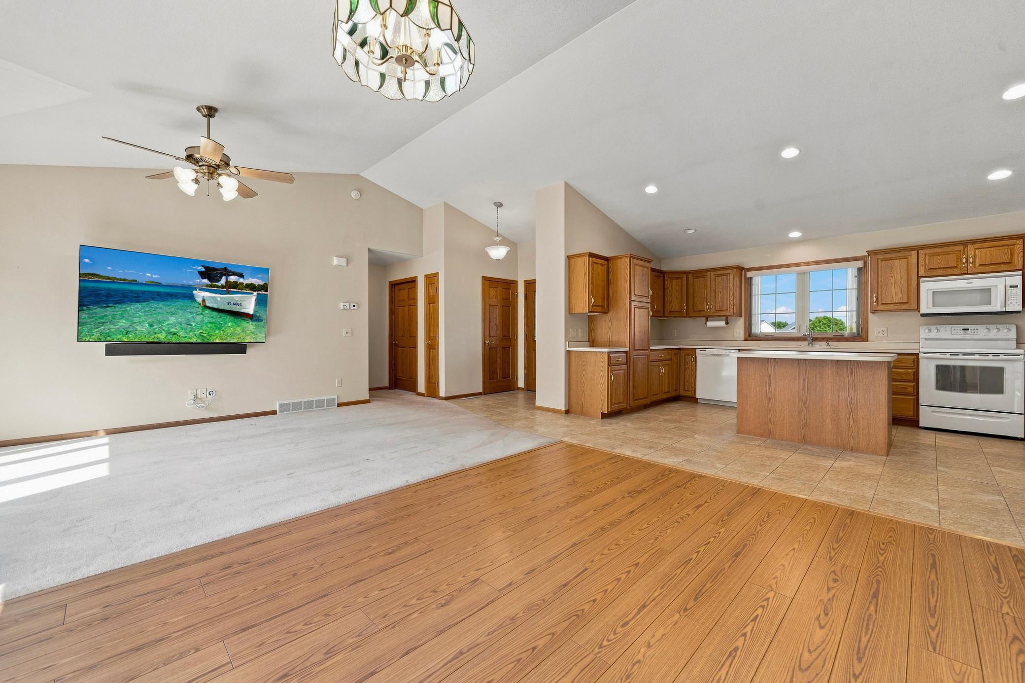 2006 single family home for sale at 630 Dewberry Lane in Alexandria, MN — 4 bed, 3 bath (photo 7 of 41)