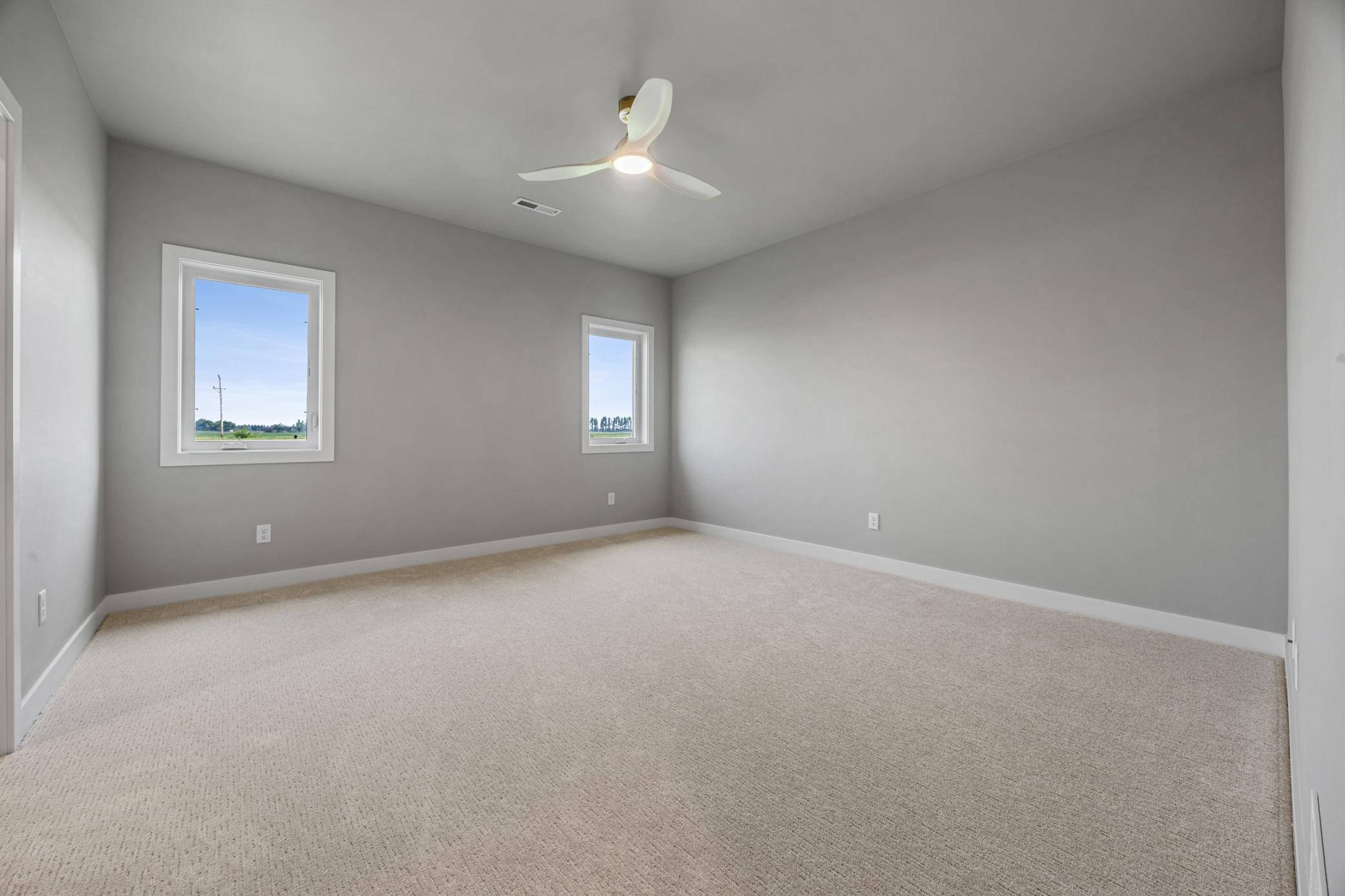 2024 single family home for sale at 106 Pine Drive in Hankinson, ND — 3 bed, 2 bath (photo 13 of 25)