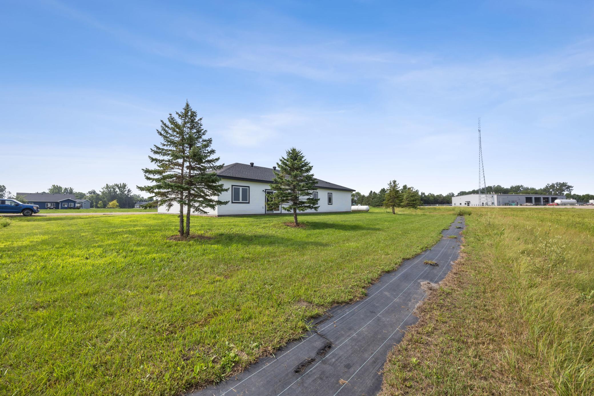 2024 single family home for sale at 106 Pine Drive in Hankinson, ND — 3 bed, 2 bath (photo 24 of 25)
