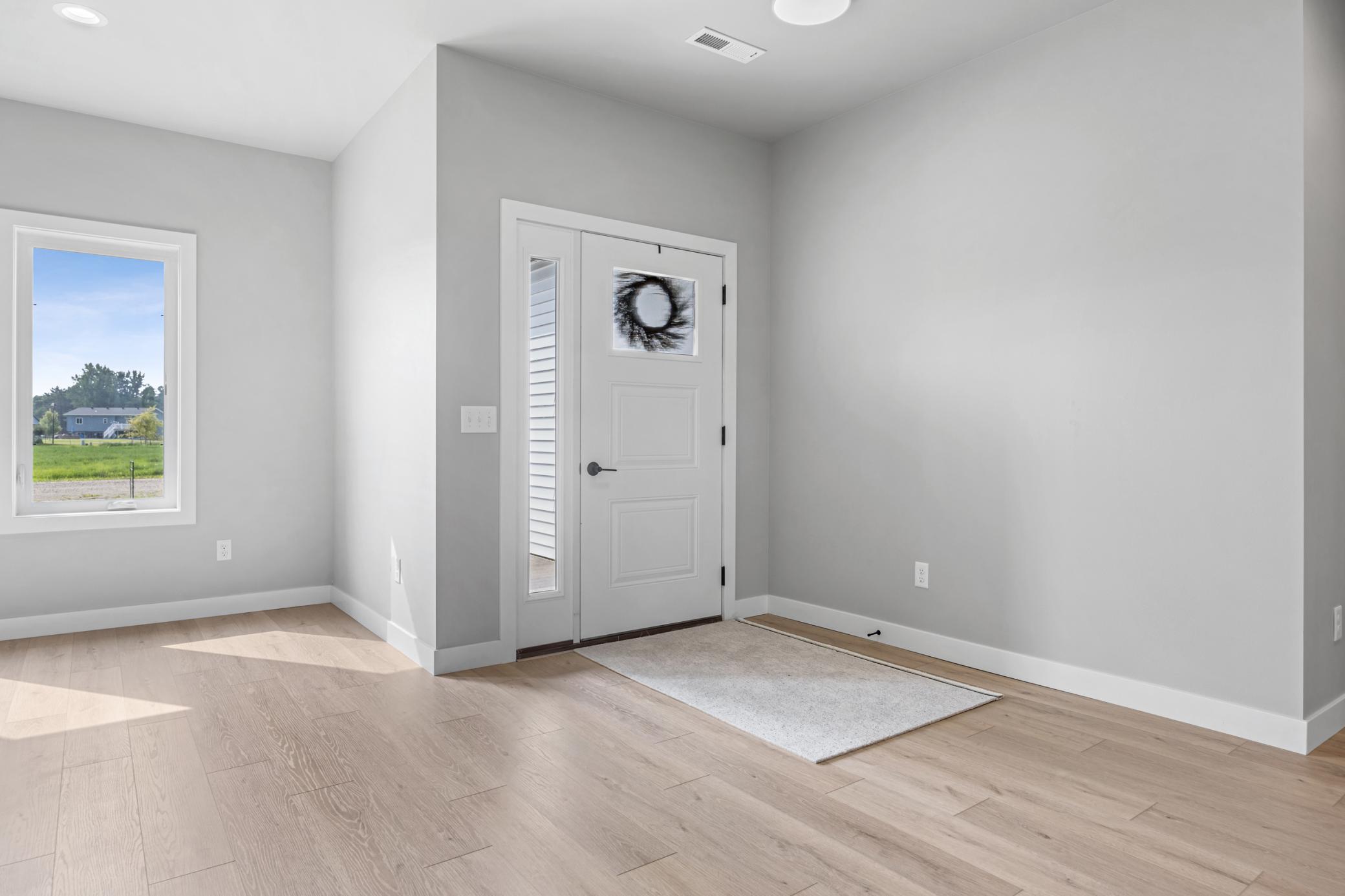 2024 single family home for sale at 106 Pine Drive in Hankinson, ND — 3 bed, 2 bath (photo 4 of 25)