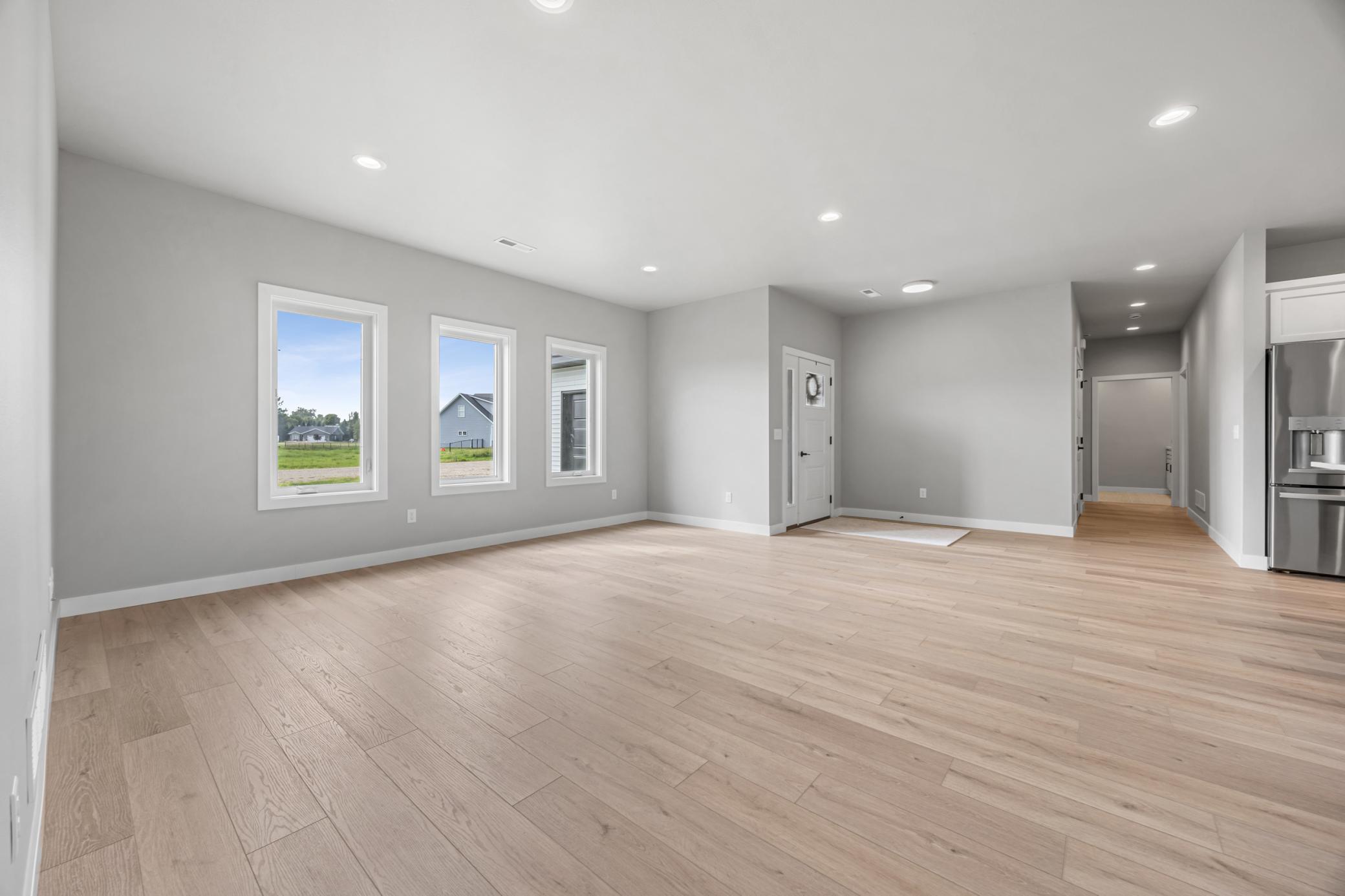 2024 single family home for sale at 106 Pine Drive in Hankinson, ND — 3 bed, 2 bath (photo 6 of 25)