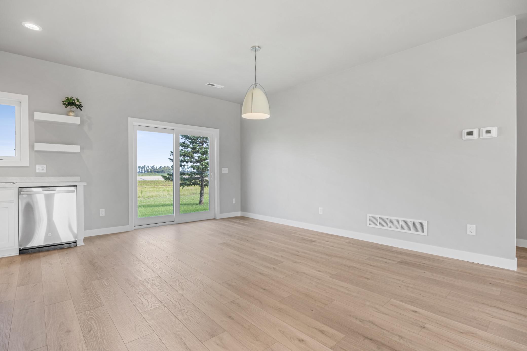 2024 single family home for sale at 106 Pine Drive in Hankinson, ND — 3 bed, 2 bath (photo 8 of 25)
