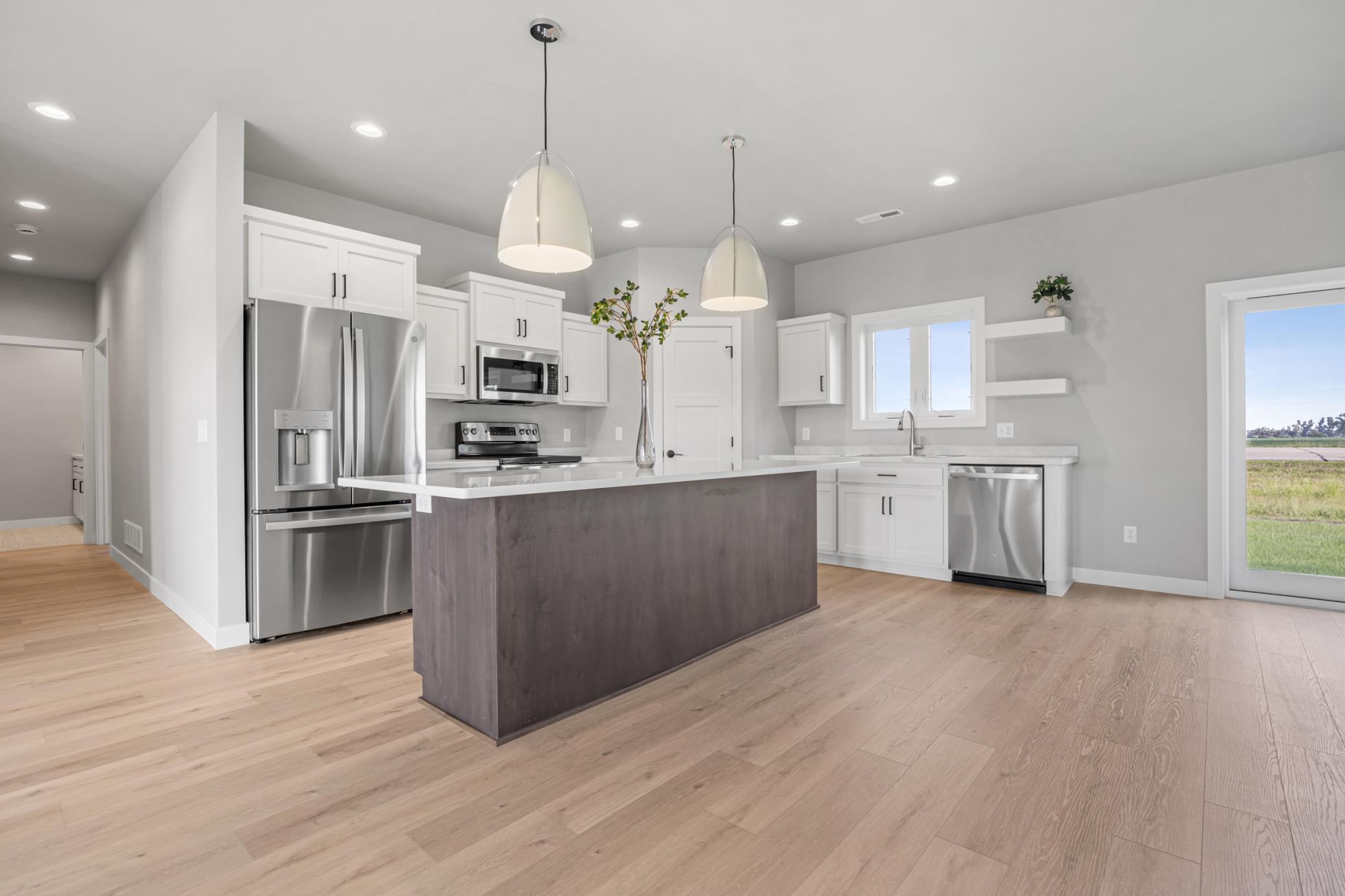 2024 single family home for sale at 106 Pine Drive in Hankinson, ND — 3 bed, 2 bath (photo 10 of 25)