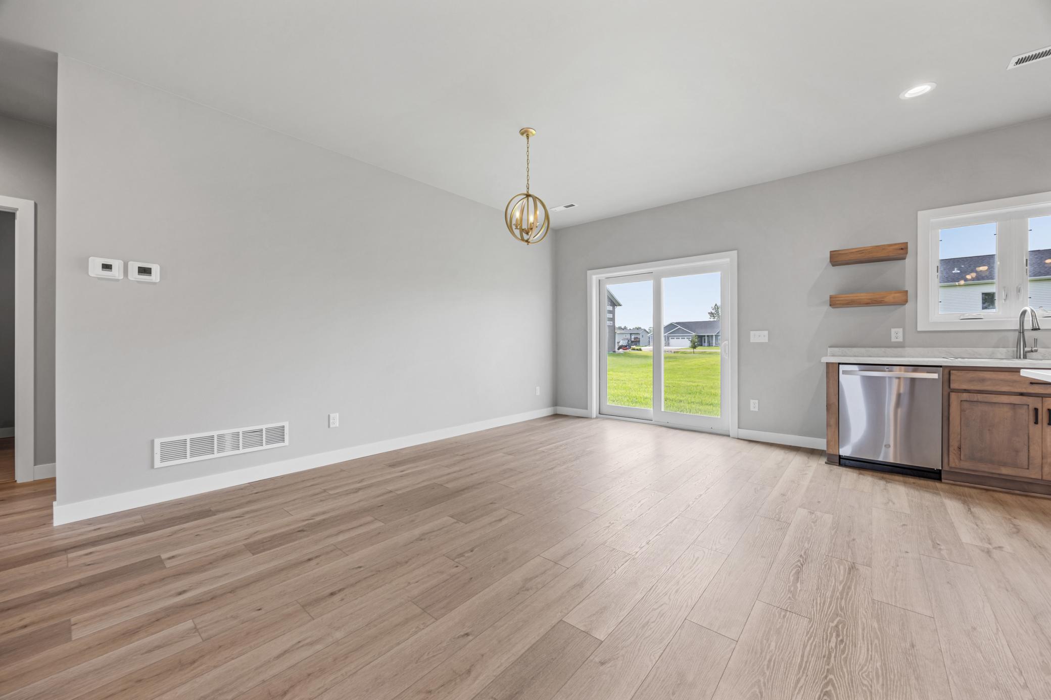 2024 single family home for sale at 301 Pine Drive in Hankinson, ND — 3 bed, 2 bath (photo 11 of 25)
