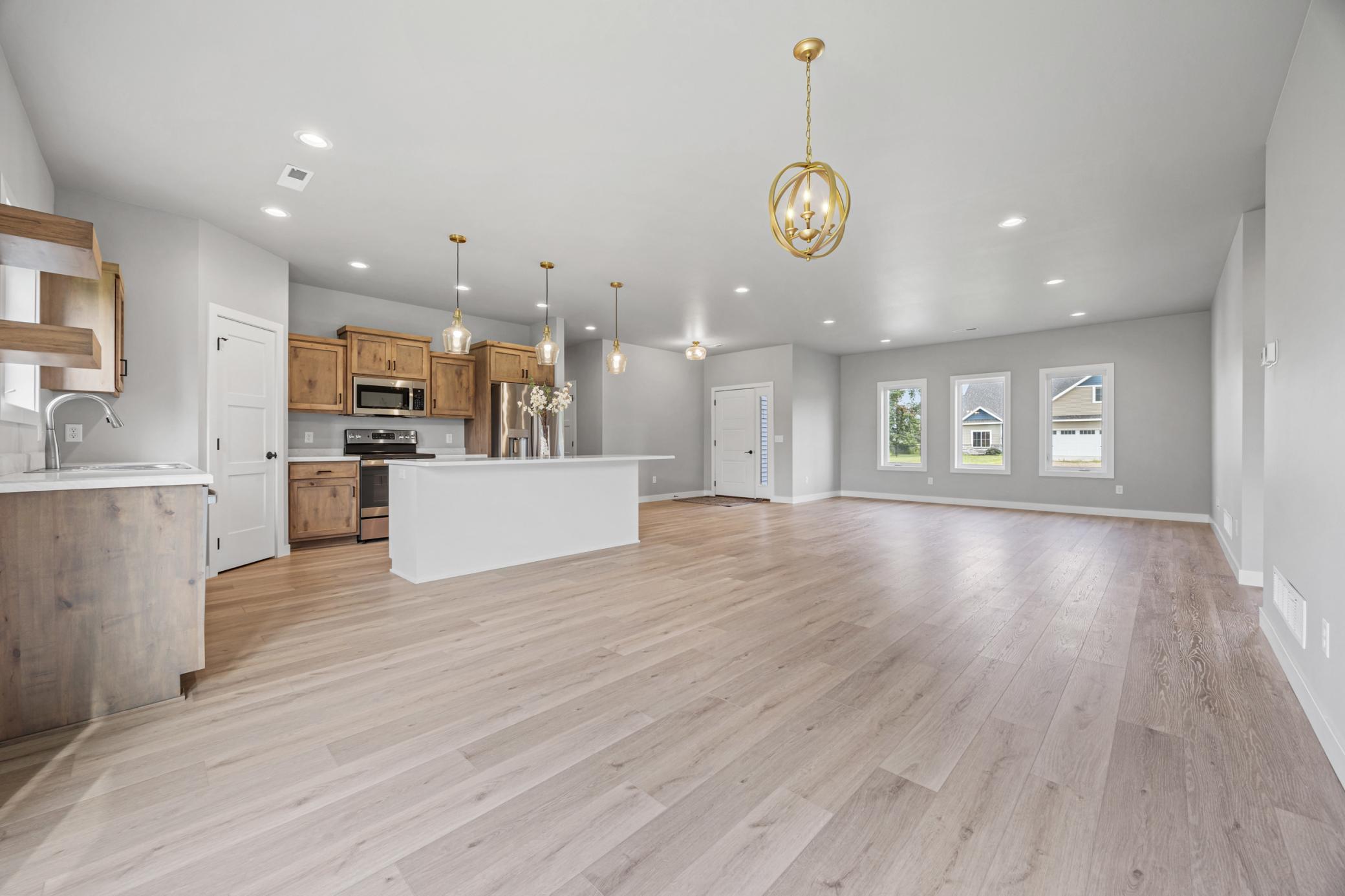 2024 single family home for sale at 301 Pine Drive in Hankinson, ND — 3 bed, 2 bath (photo 12 of 25)