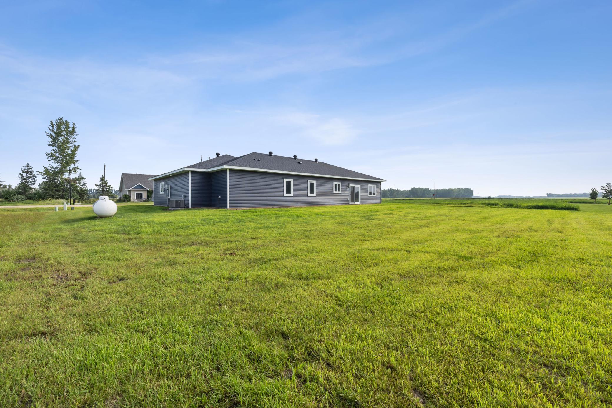 2024 single family home for sale at 301 Pine Drive in Hankinson, ND — 3 bed, 2 bath (photo 25 of 25)