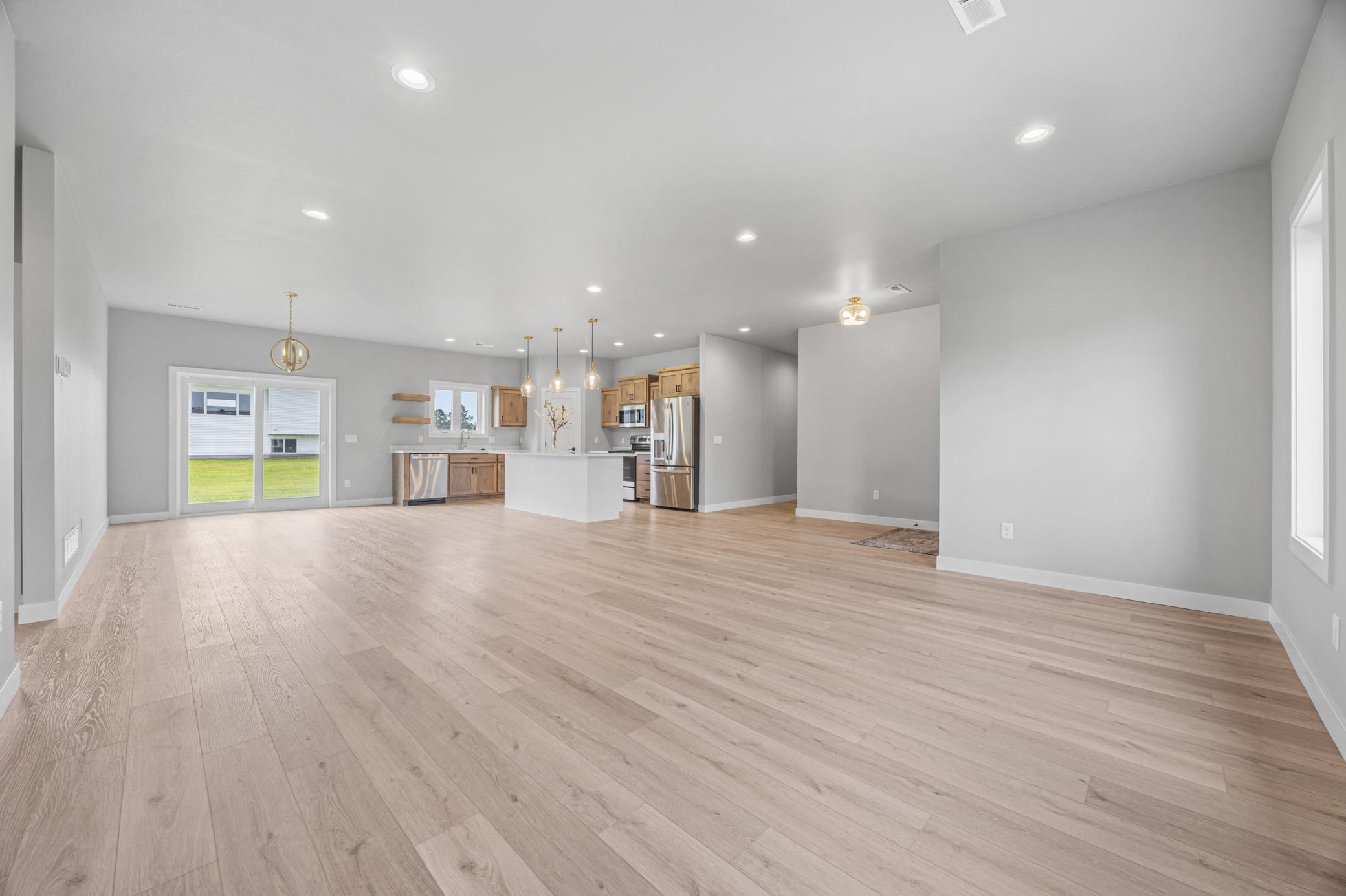 2024 single family home for sale at 301 Pine Drive in Hankinson, ND — 3 bed, 2 bath (photo 6 of 25)