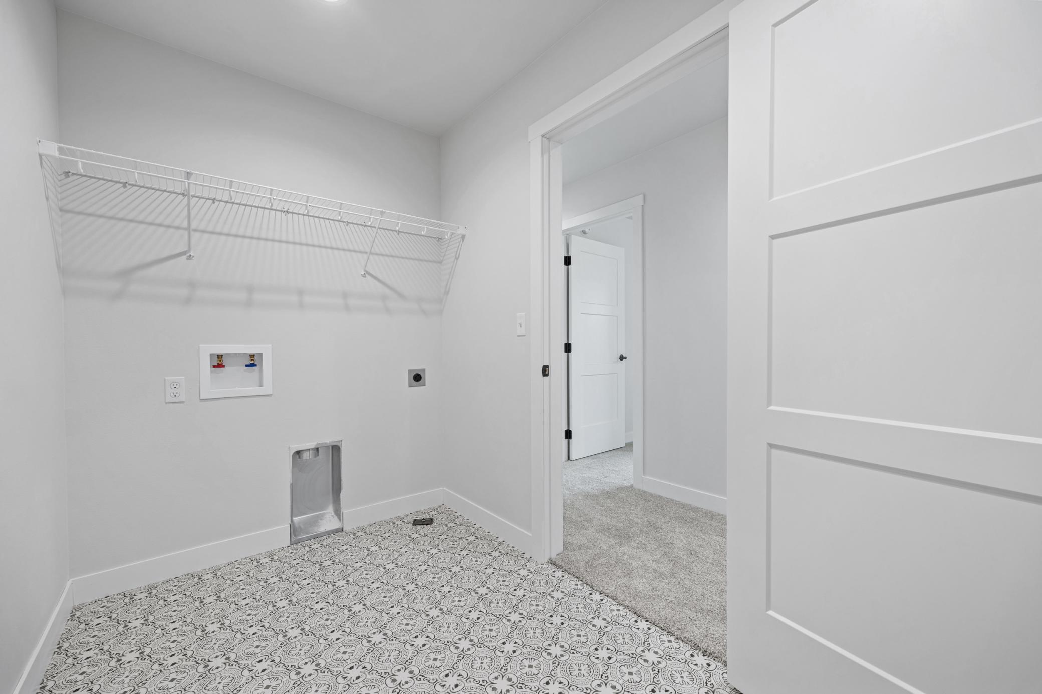 2023 single family home for sale at 300 Prairie Drive N in Hankinson, ND — 4 bed, 3 bath (photo 23 of 26)